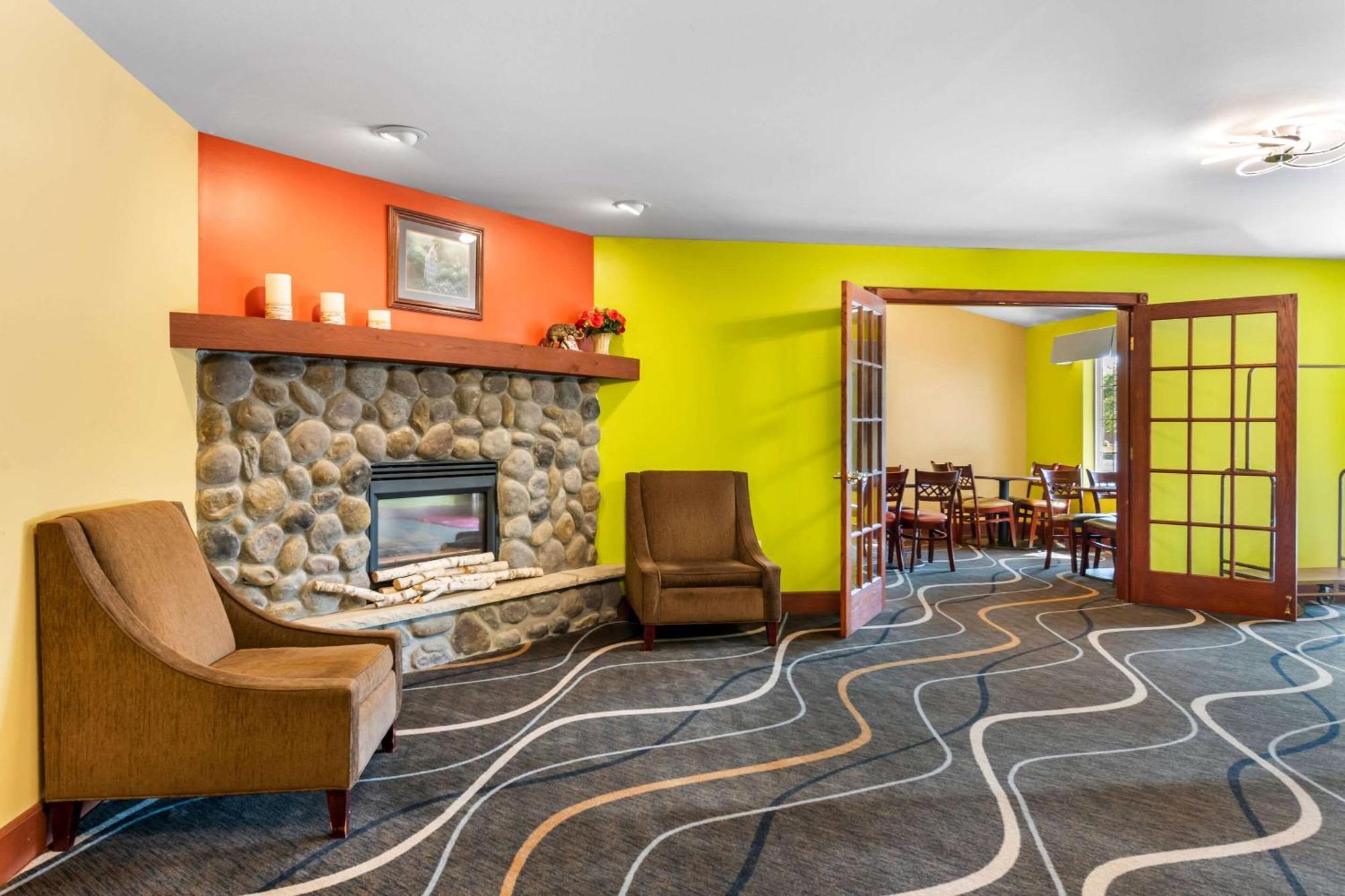 Econo Lodge Inn & Suites Eau Claire Eksteriør billede