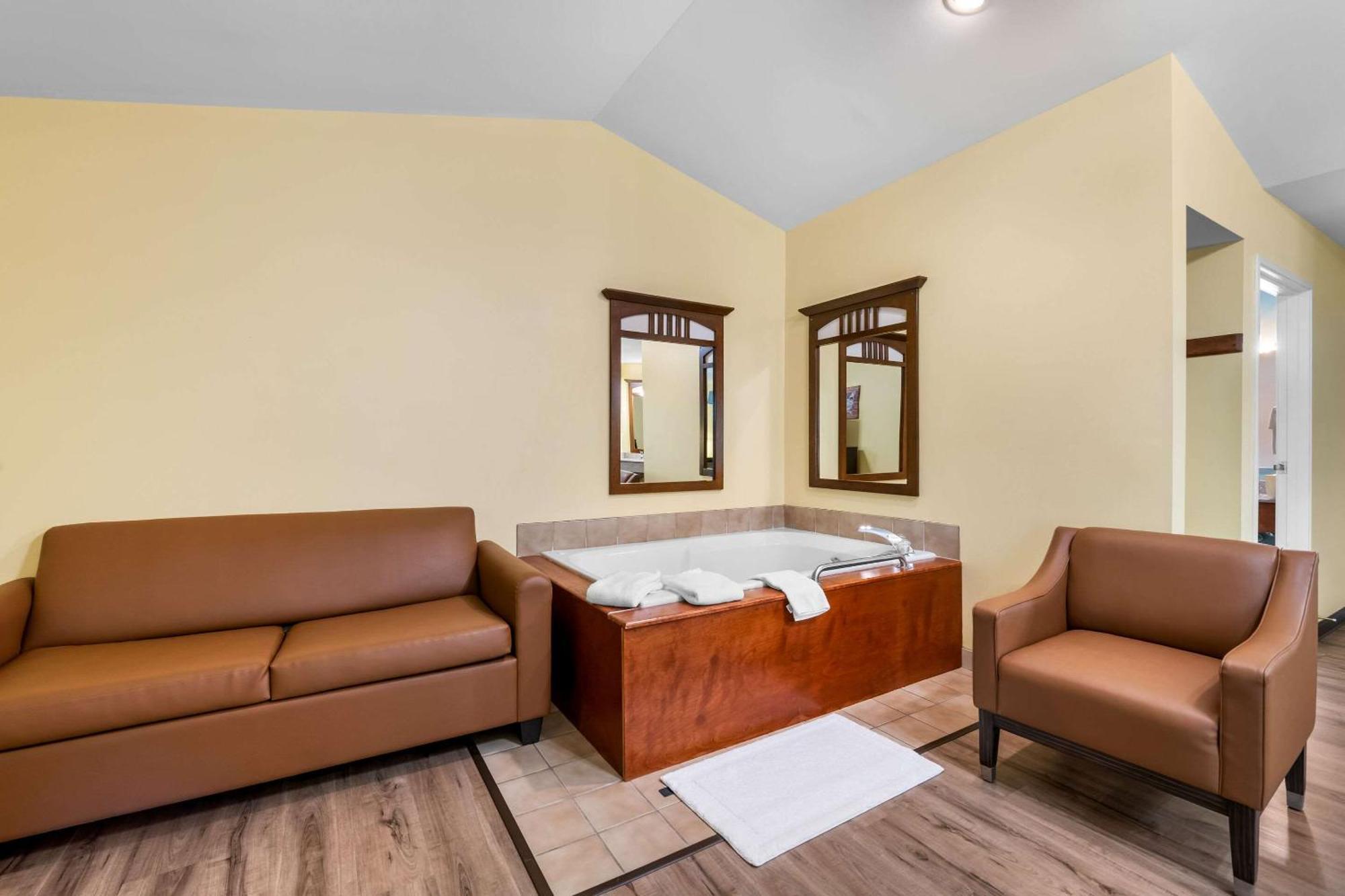 Econo Lodge Inn & Suites Eau Claire Eksteriør billede