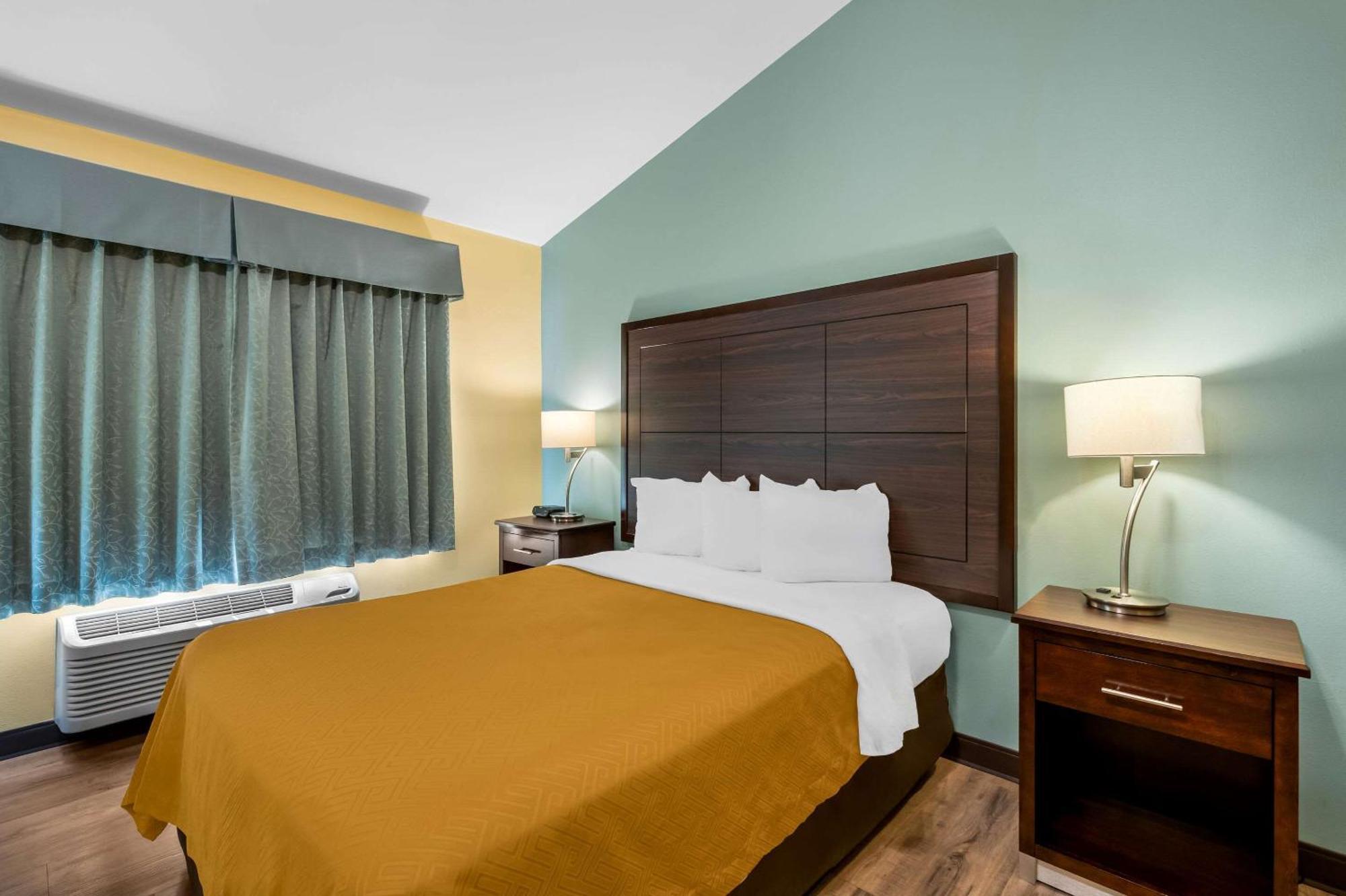 Econo Lodge Inn & Suites Eau Claire Eksteriør billede