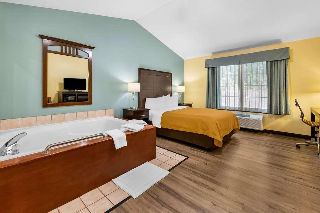 Econo Lodge Inn & Suites Eau Claire Værelse billede