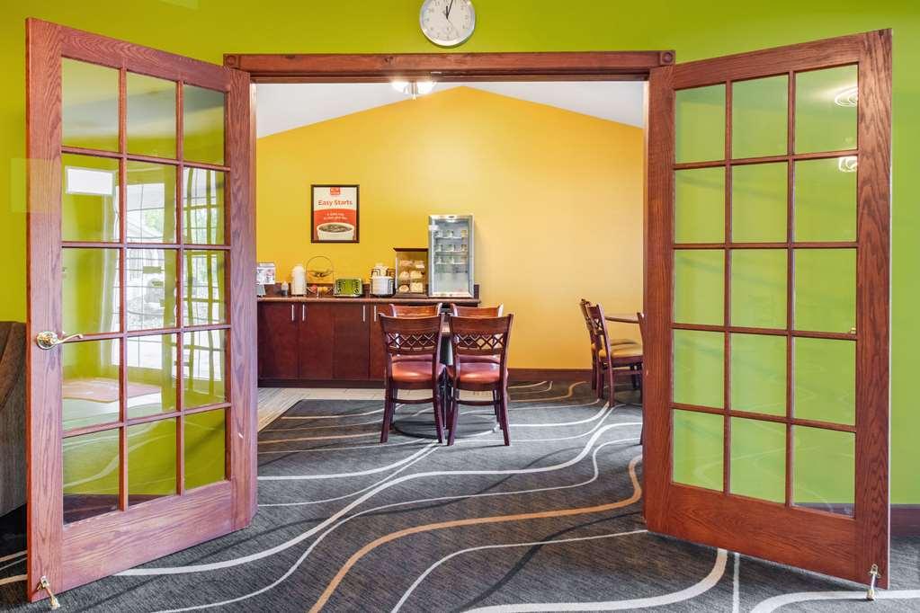 Econo Lodge Inn & Suites Eau Claire Restaurant billede