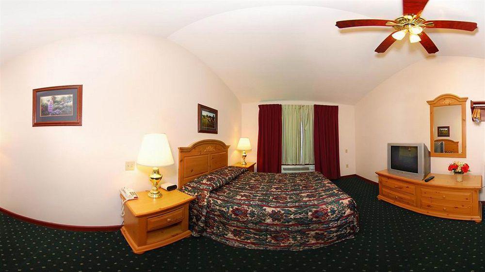 Econo Lodge Inn & Suites Eau Claire Eksteriør billede