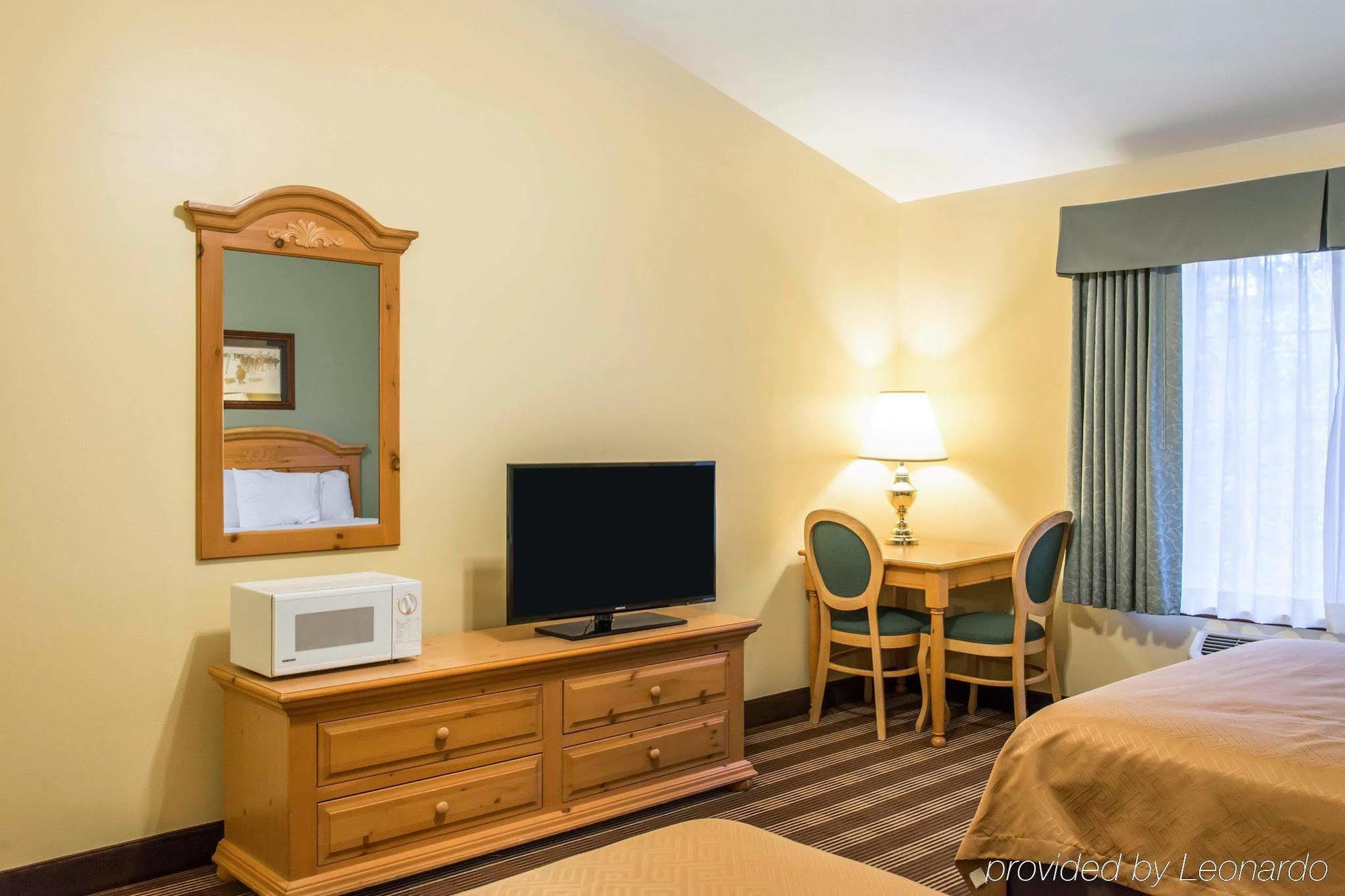 Econo Lodge Inn & Suites Eau Claire Eksteriør billede
