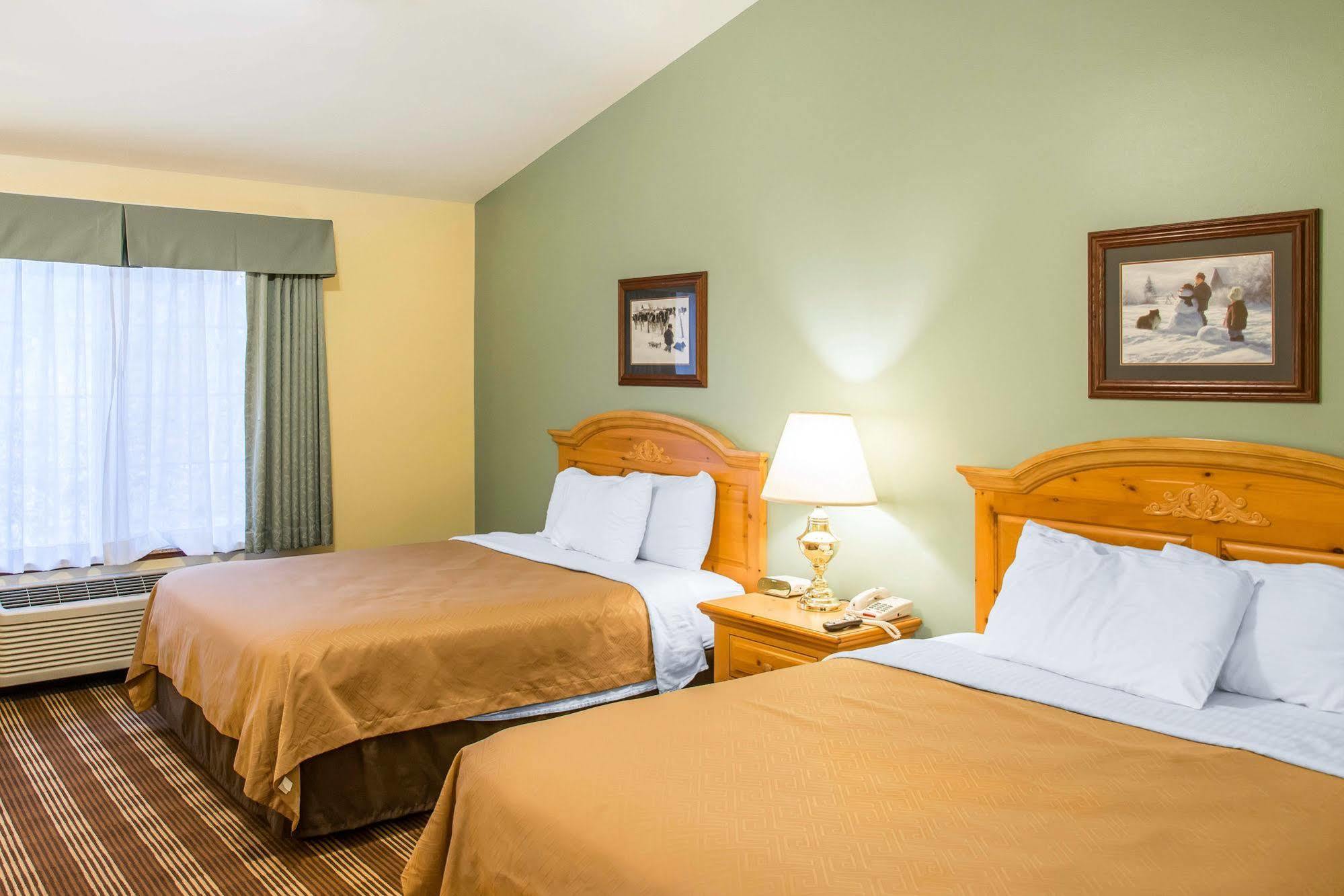 Econo Lodge Inn & Suites Eau Claire Eksteriør billede