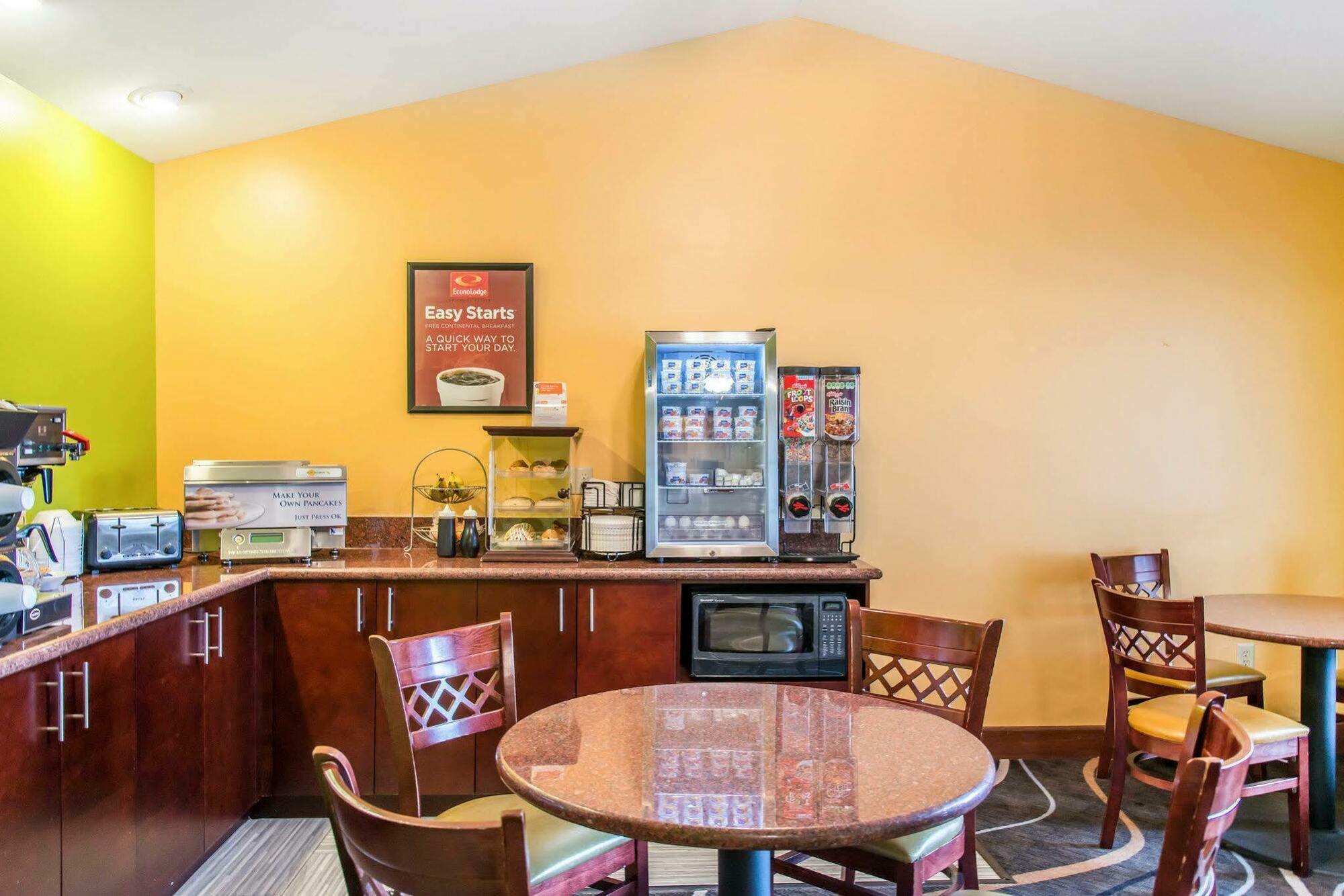Econo Lodge Inn & Suites Eau Claire Eksteriør billede
