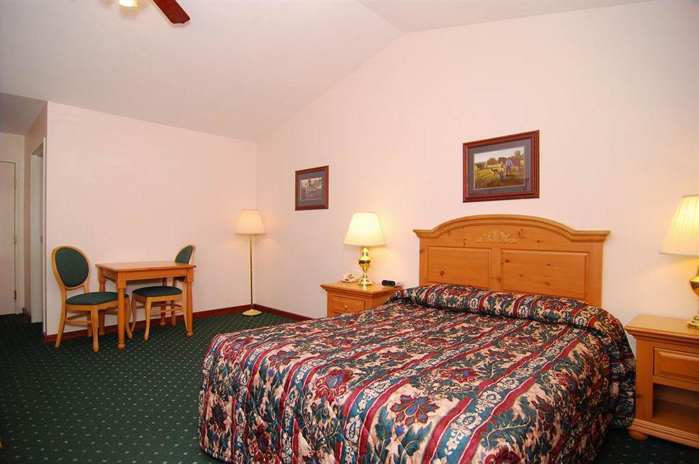 Econo Lodge Inn & Suites Eau Claire Eksteriør billede