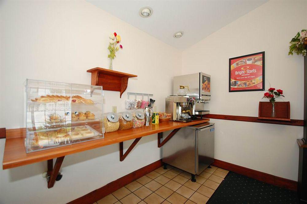 Econo Lodge Inn & Suites Eau Claire Eksteriør billede