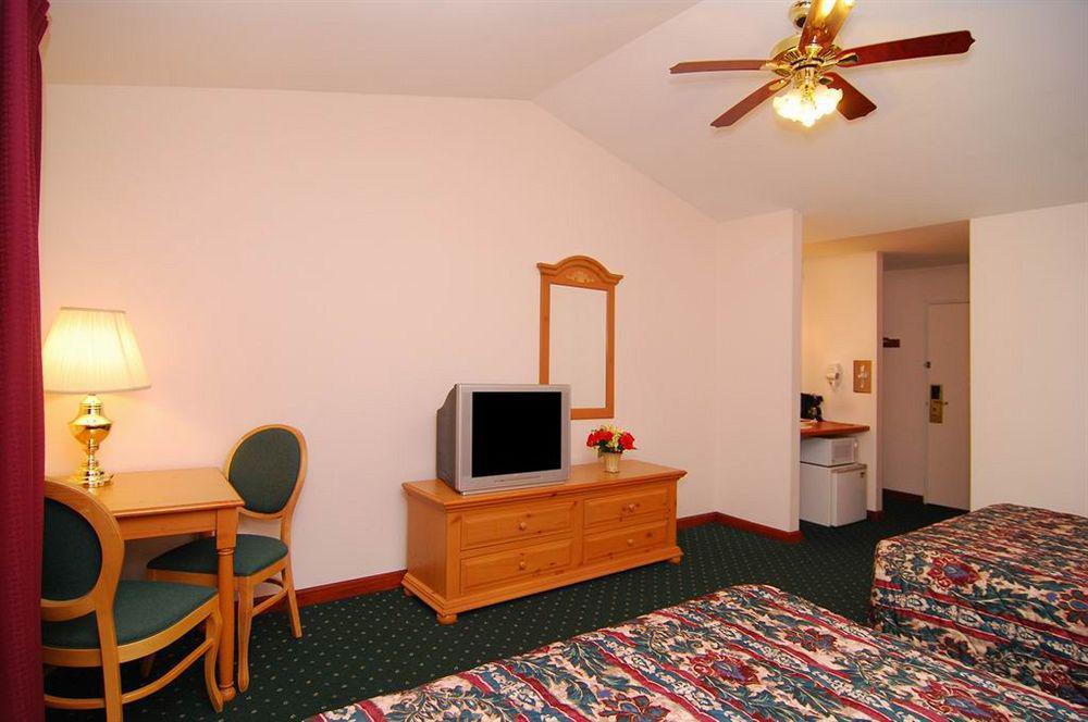 Econo Lodge Inn & Suites Eau Claire Eksteriør billede